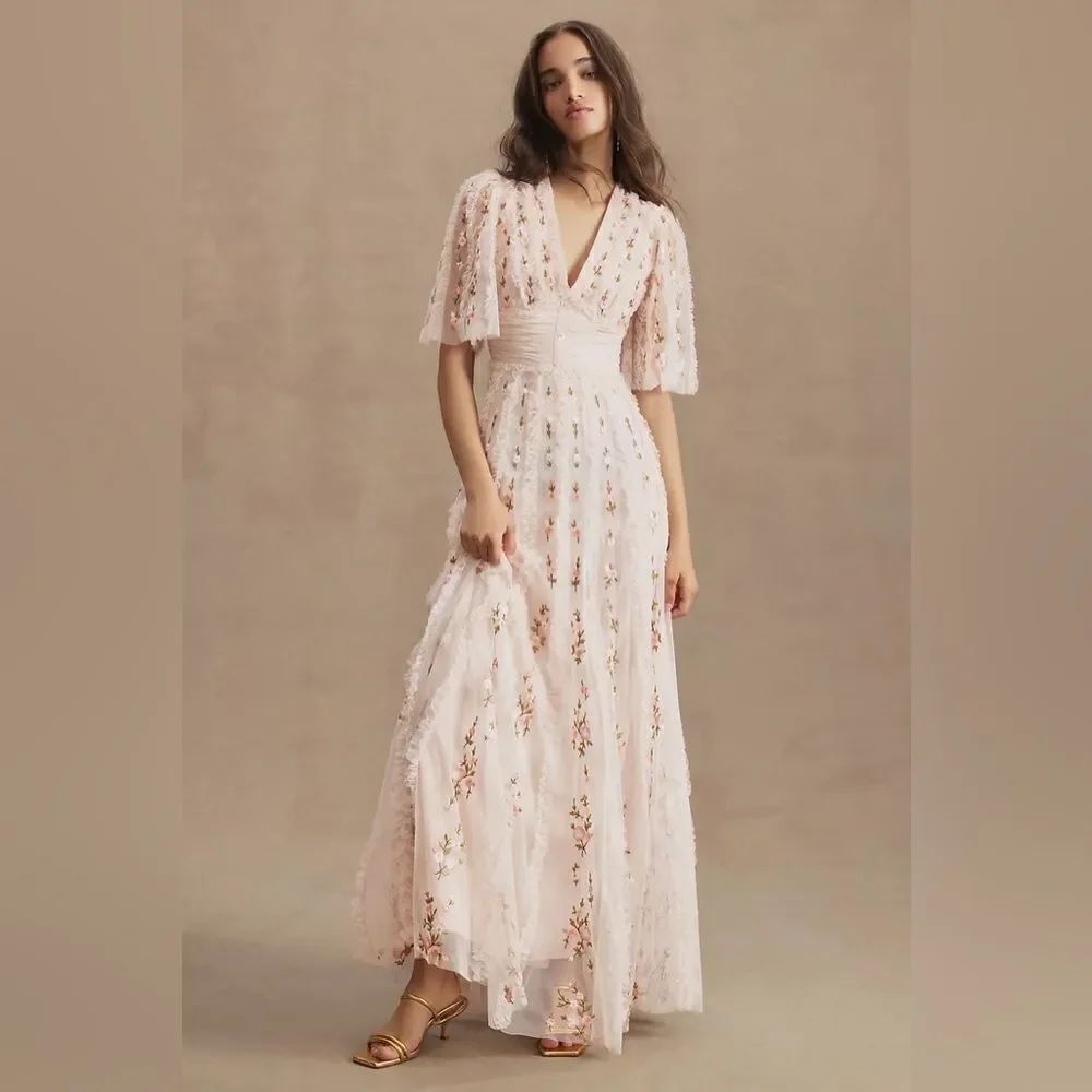 NWT MAC DUGGAL SHORT SLEEVE FLORAL RUFFLED V NECK GOWN